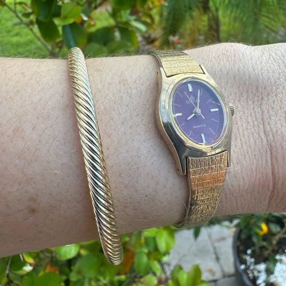 Vtg Lorus Teardrop Gold Tone Quartz Cocktail Watch - Picture 6 of 9